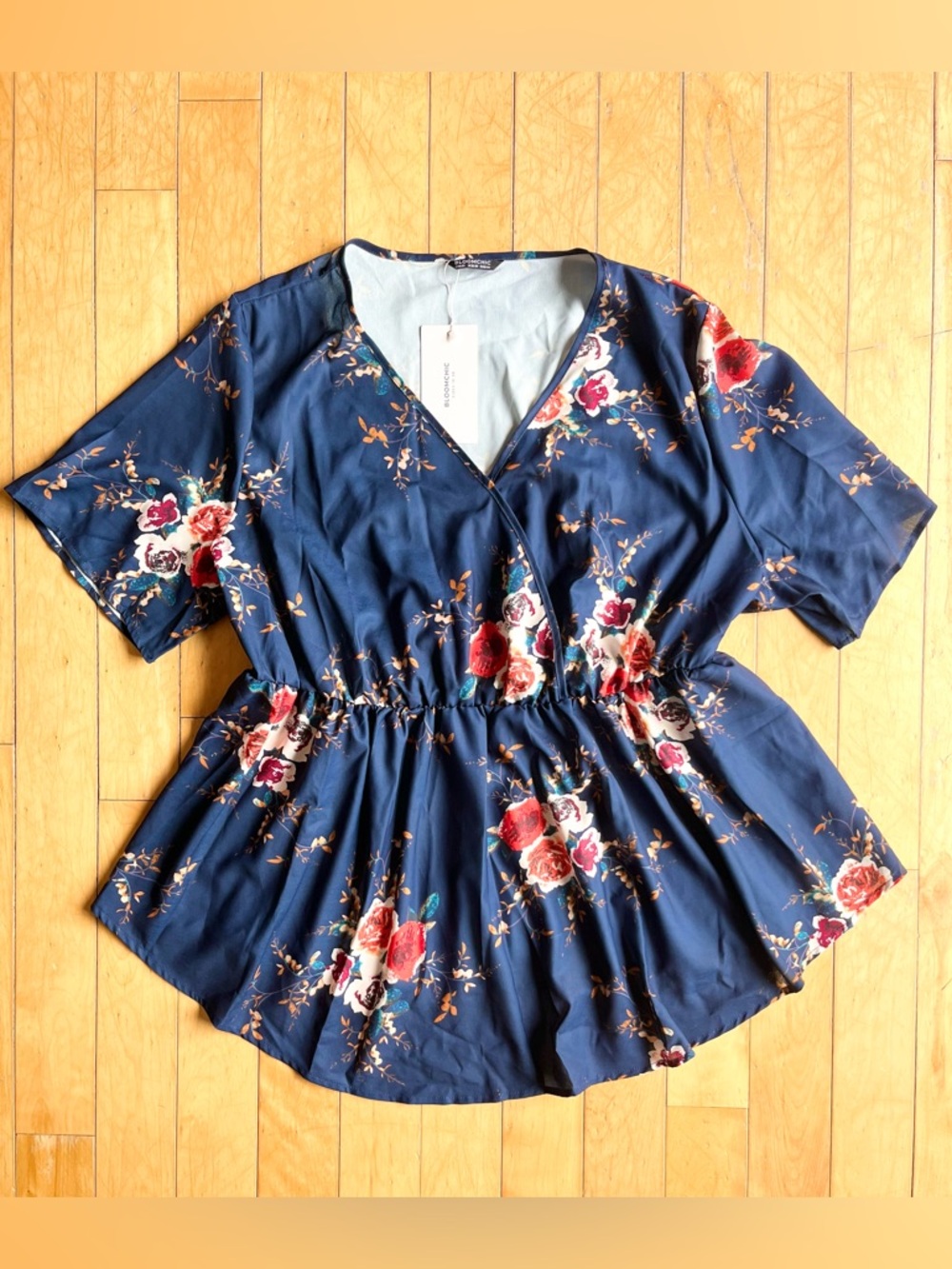 BloomChic NEW Navy Floral V-Neck Peplum Top Size 22-24